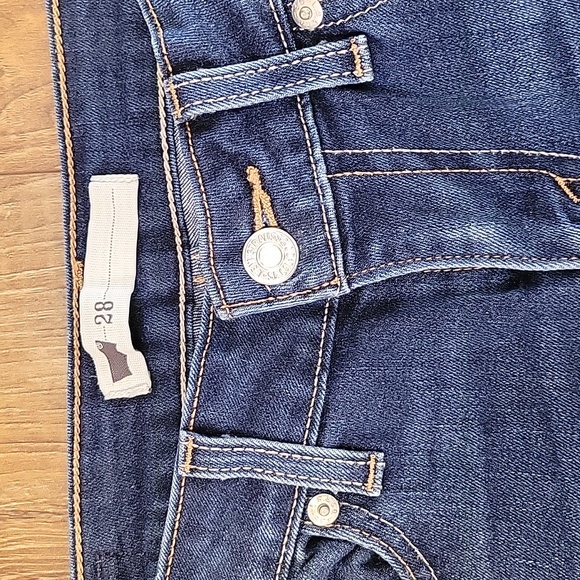 Levi's - Picture 7 of 7